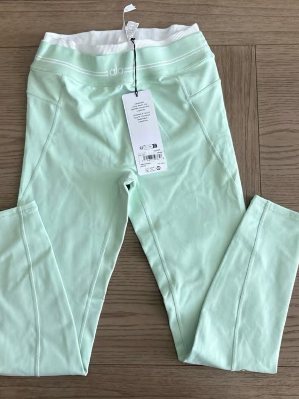 Alo Yoga Airbrush Better Together Bra And High-Waist 7/8 Legging Set Green/White - Picture 3 of 7